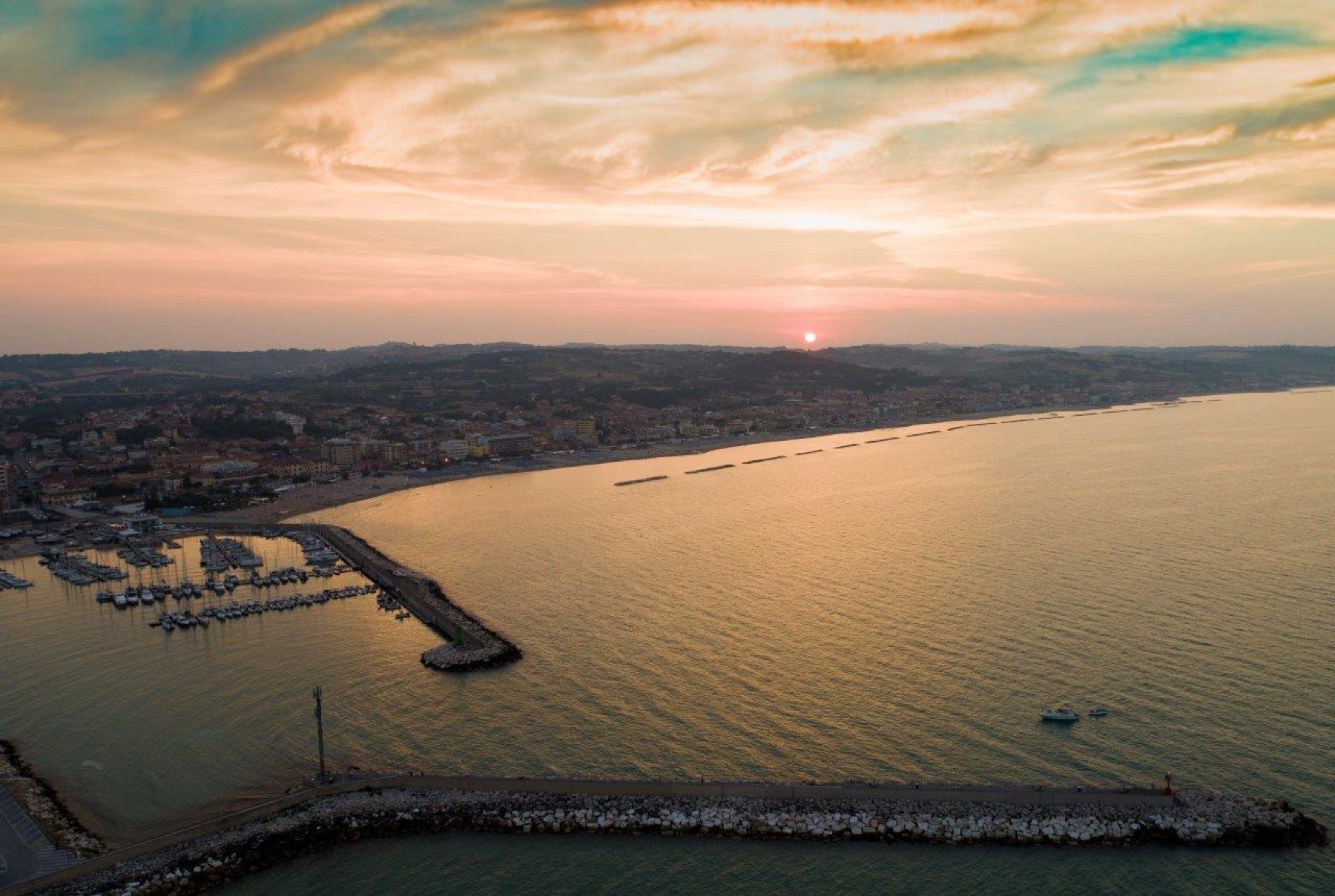 Tramonto sulla costa di Civitanova Marche
